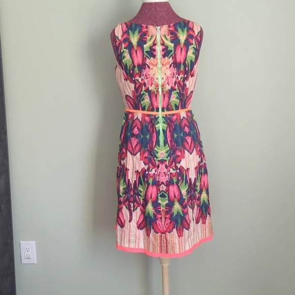 Tahari Pink Flora Sleeveless Dress, US 8 - Picture 6 of 6